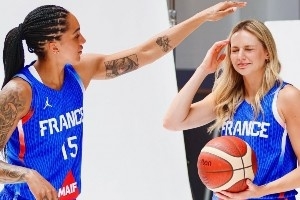 汉堡vs科隆直播_汉堡vs科隆在线观看_nba汉堡vs科隆在线观看无插件